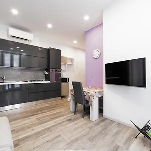  Apartamento Guesthost - Lovely Near Piazza Firenze! Italia