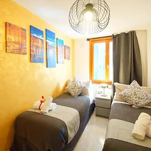 https://gondola-view-apartment.hotelslidodijesolo.com