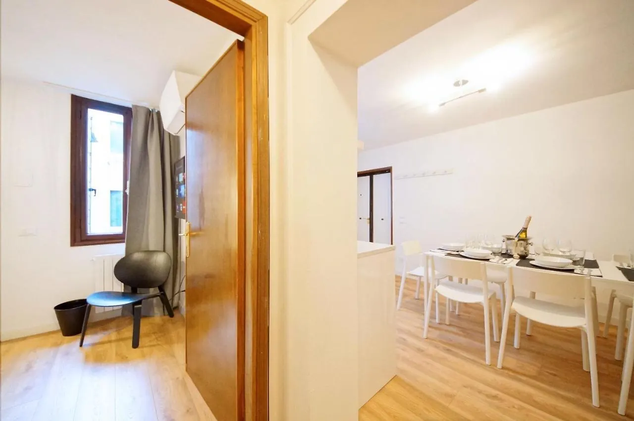 Calle Dei Fabbri Apartment Marble Βενετία 0*,  Ιταλία