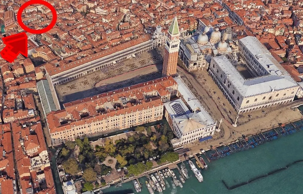Calle Dei Fabbri Apartment Marble Venice