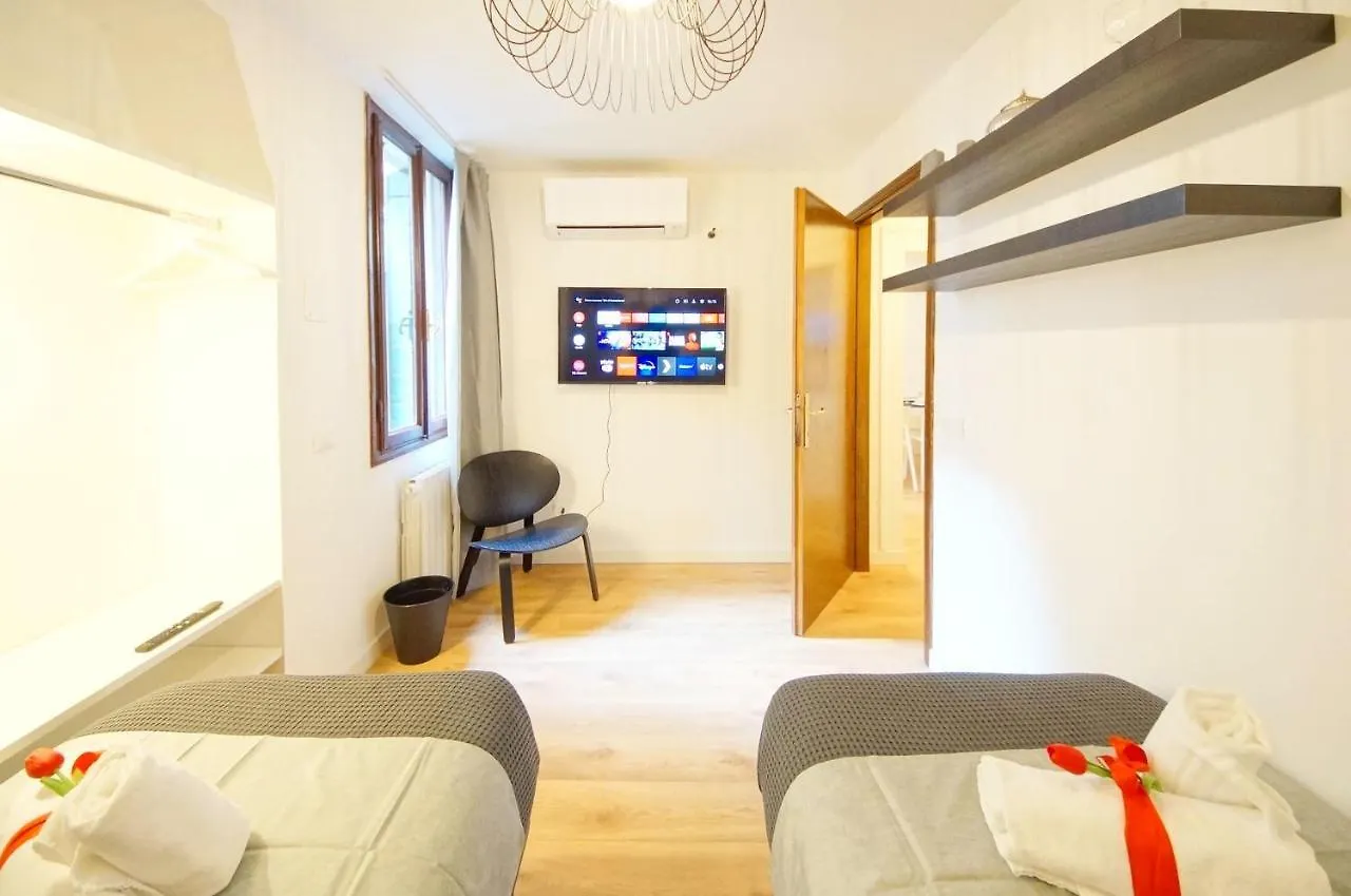 Calle Dei Fabbri Apartment Marble Venice